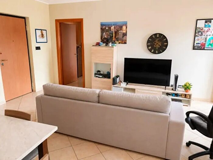 Appartamento trilocale in affitto in Via Francesco Cirio, Asti