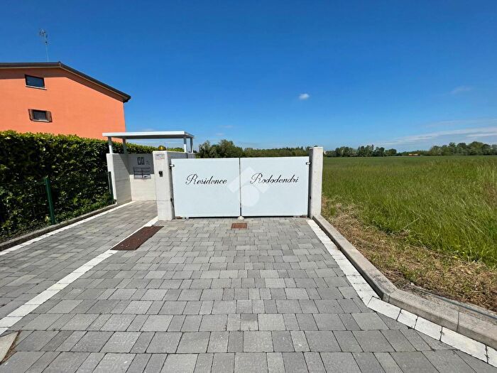 Appartamento trilocale in vendita in Via dei Rododendri, Venezia