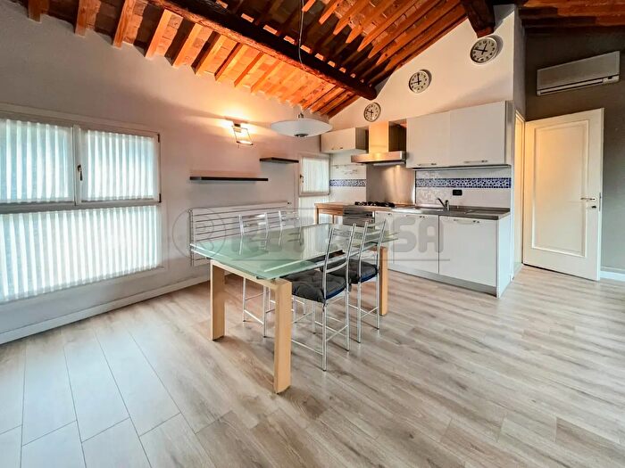Appartamento trilocale in vendita in Contrà Santa Barbara, Vicenza