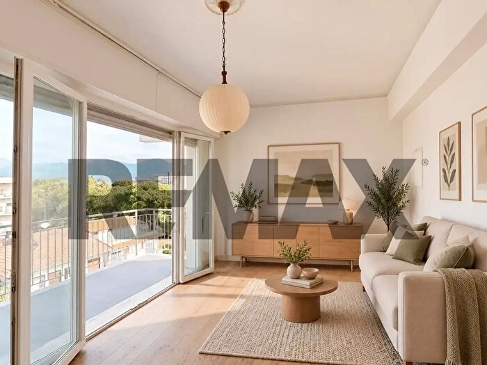 Appartamento con 6 locali in vendita in Via Marco Polo, Viareggio