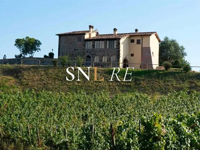 Casa con 6 locali in vendita in Via Ammiraglio Burzagli, Montevarchi