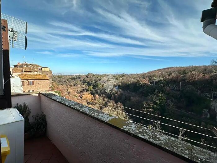 Appartamento bilocale in vendita in Via Cardinal De Gambara, Viterbo