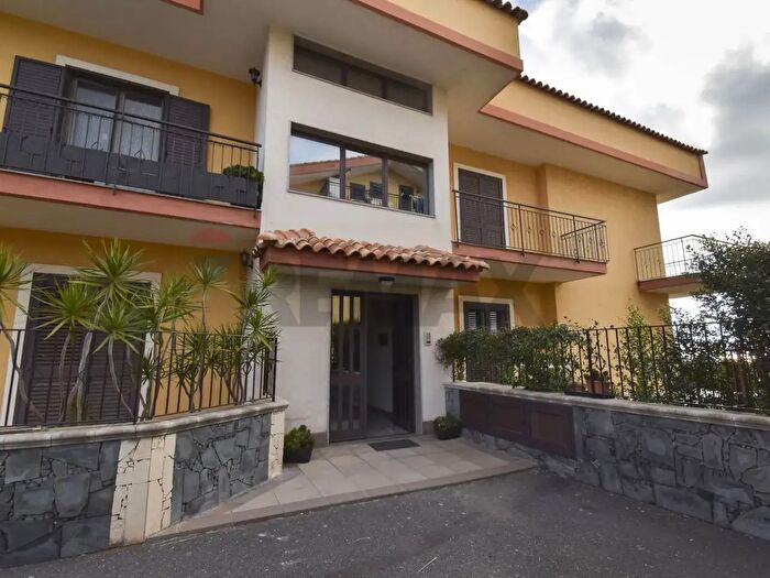 Appartamento quadrilocale in vendita in Traversa di Via Strada Sn, Riposto