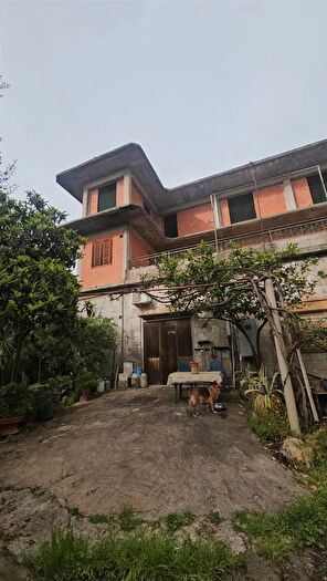 Appartamento con 5 locali in vendita in Via dei Gerani, Adrano