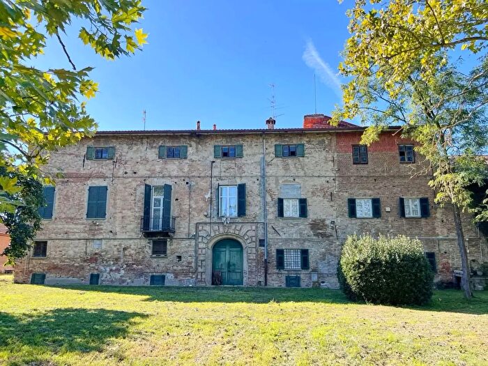 Casa con 20 locali in vendita in Rodolfo Morandi, Tortona