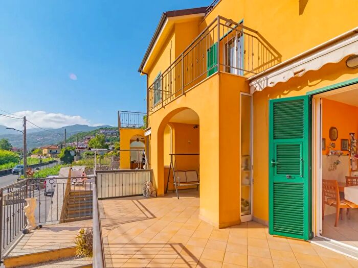 Casa quadrilocale in vendita in Via N Rembado, Tovo San Giacomo