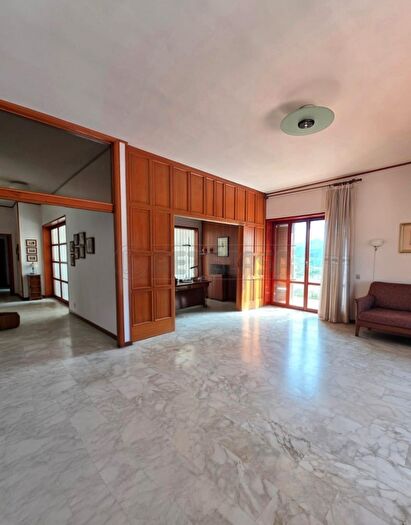 Appartamento con 7 locali in vendita in Pagani