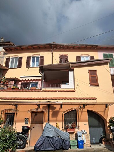 Appartamento quadrilocale in vendita in Massa
