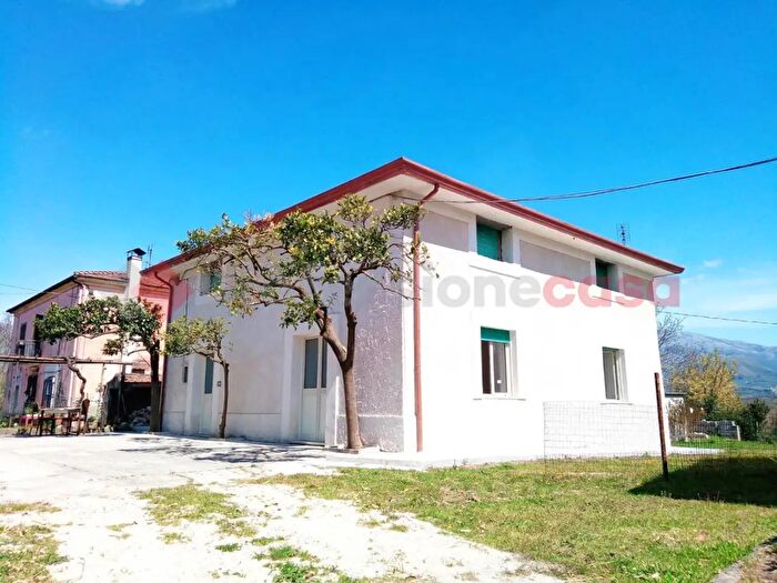 Casa trilocale in affitto in Via Collecedro Snc, Cervaro