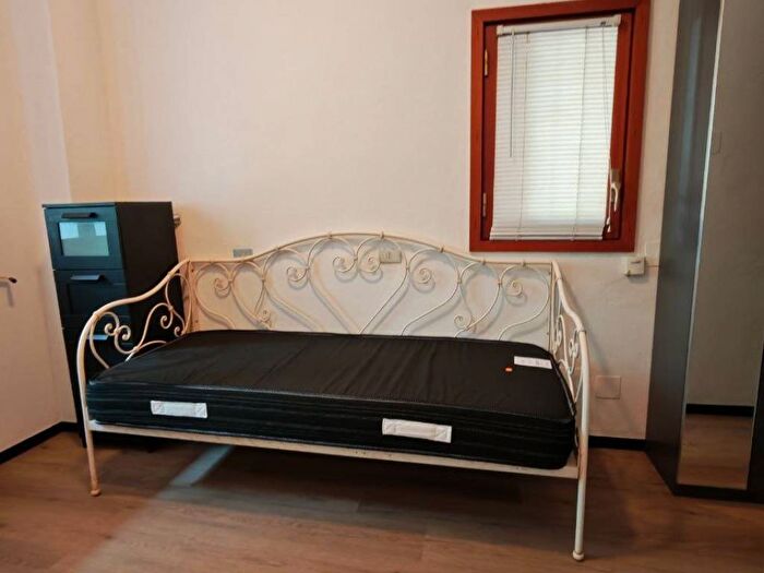 Appartamento monolocale in affitto in Via Goffredo Mameli, Porta Venezia Indipendenza, Milano