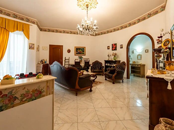 Appartamento quadrilocale in vendita in Via Guglielmo Marconi, Paterno'