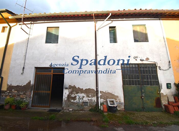 Casa con 6 locali in vendita in Monsummano Terme