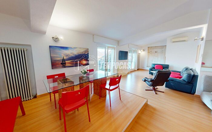 Appartamento trilocale in vendita in Frazione Capovico, Blevio