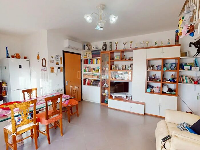 Appartamento trilocale in vendita in Via del Monferrato Monte dell'AraValle Santa, Roma