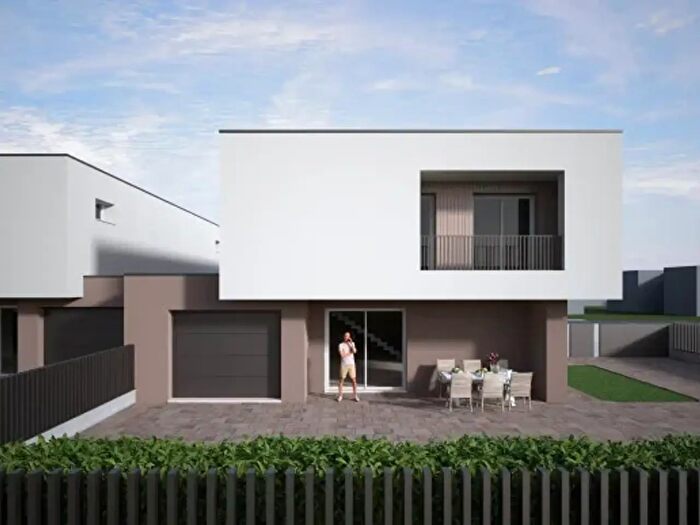 Casa quadrilocale in vendita in Camponogara