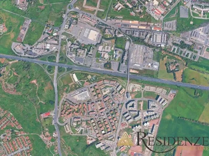 Appartamento trilocale in vendita in Via Bruno Pontecorvo, Roma