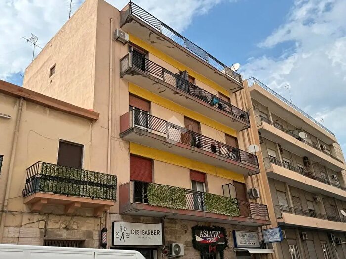 Appartamento trilocale in vendita in Via San Francesco da Paola, Reggio di Calabria