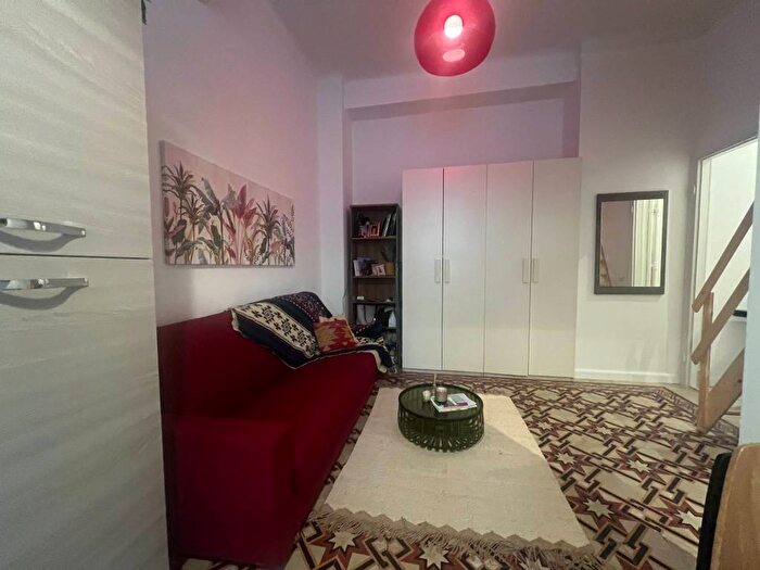 Appartamento monolocale in affitto in Alzaia Naviglio Pavese, Navigli Darsena, Milano