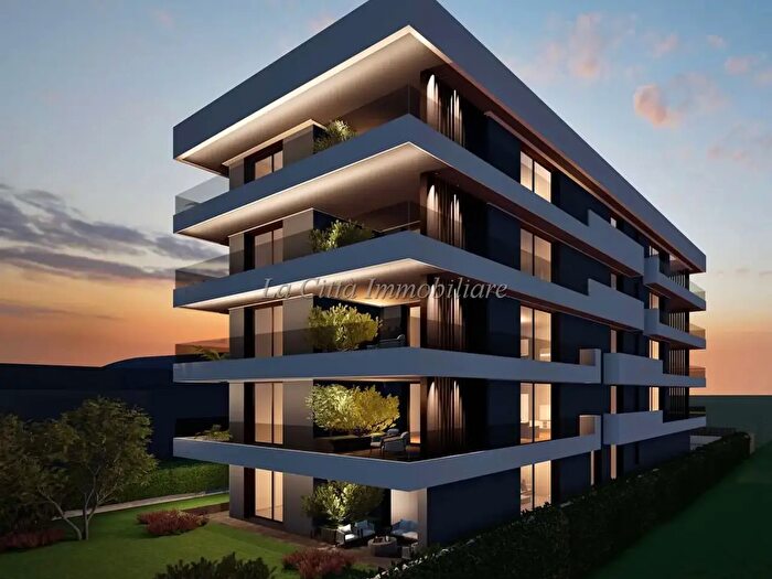 Appartamento quadrilocale in vendita in Via Ciro Gastone, Novara
