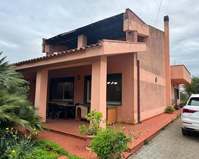 Casa con 6 locali in vendita in Contrada Niscima Caltanissetta, Caltanissetta