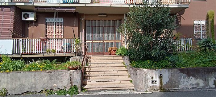 Appartamento con 5 locali in vendita in Via XXXI Maggio, Catania