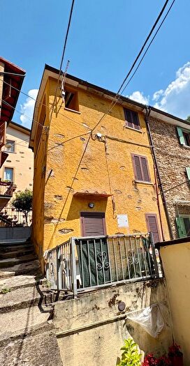 Casa trilocale in vendita in Stazzema