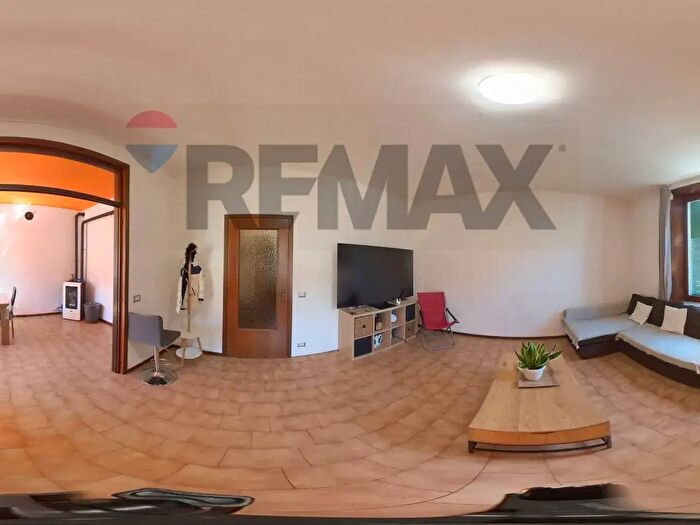 Appartamento con 10 locali in vendita in Via Milano, Salsomaggiore Terme