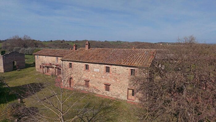 Casa con 20 locali in vendita in Strada Provinciale, Asciano