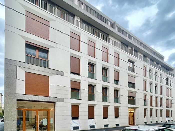 Appartamento con 5 locali in affitto in Via San Martino, Quadronno Crocetta, Milano