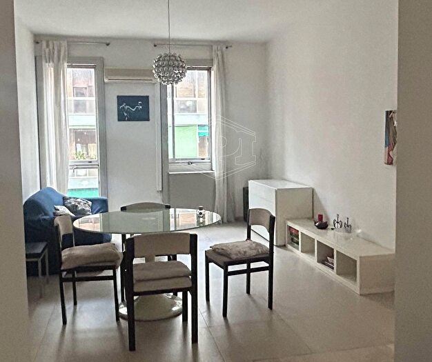 Appartamento trilocale in vendita in Via Giovanni Brugnoli, Bologna