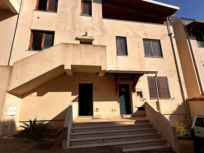Appartamento con 6 locali in vendita in Via Gjitonia Catundi Snc, Cerzeto