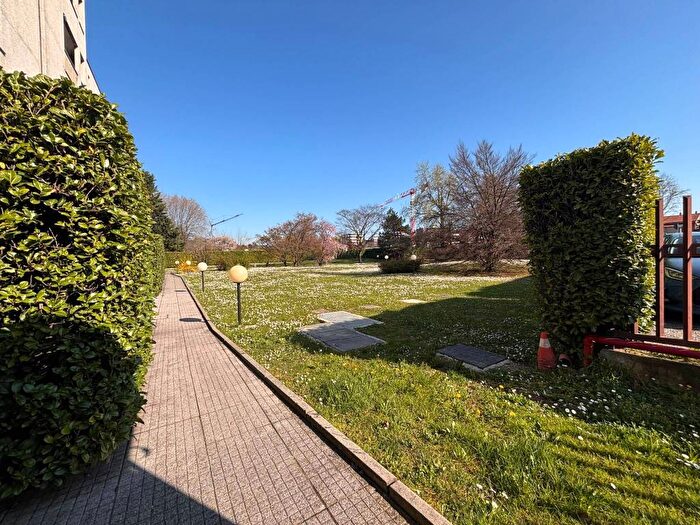 Appartamento quadrilocale in affitto in Via Adigrat, Triante, Monza