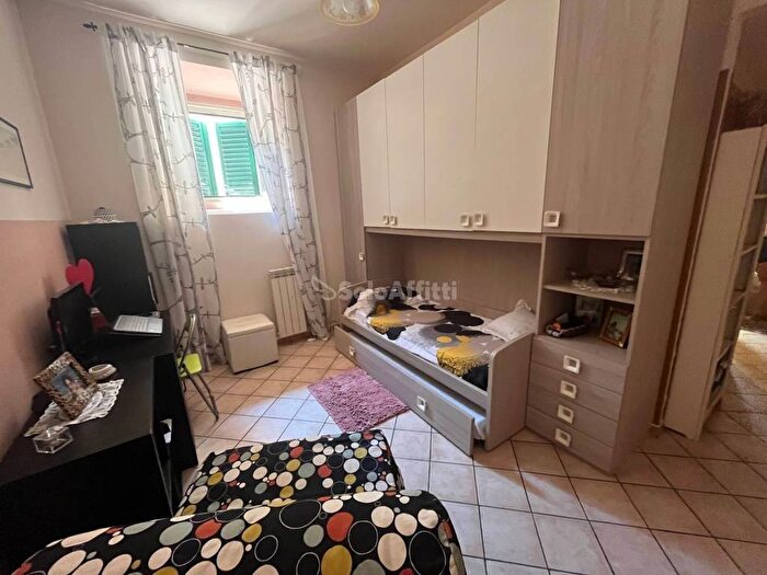Appartamento trilocale in affitto in via degli amaranti, Centocelle, Roma