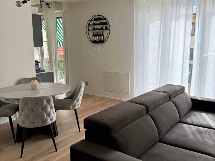 Appartamento quadrilocale in affitto in Via dei Frullani, Coverciano, Firenze