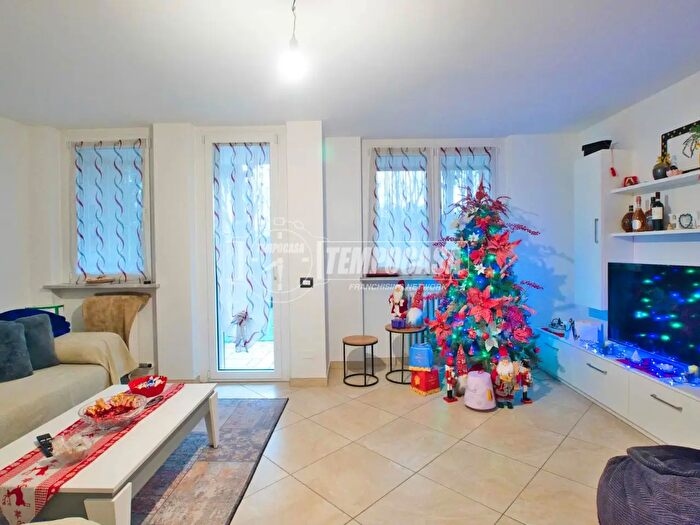 Casa quadrilocale in vendita in Trecate