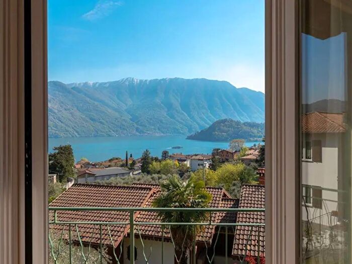 Casa con 5 locali in vendita in Via Montalcini, Tremezzina