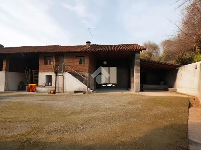 Casa con 5 locali in vendita in Via Duca degli Abruzzi, Trofarello