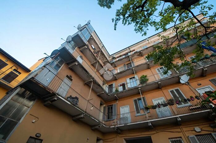 Appartamento trilocale in vendita in Via Freiköfel, Milano