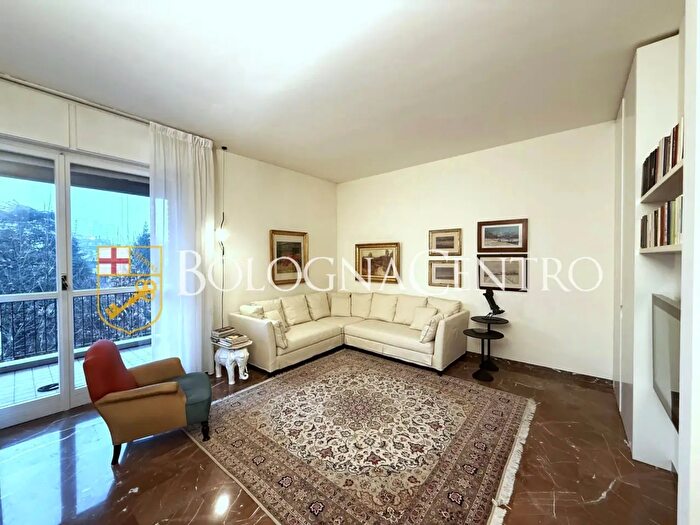 Appartamento con 7 locali in vendita in Via degli Orti, Bologna