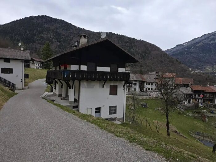 Appartamento monolocale in vendita in Via Campigotti, Lamon