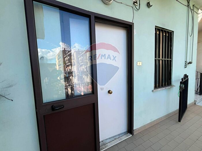 Appartamento trilocale in vendita in Via Principe di Napoli, Napoli