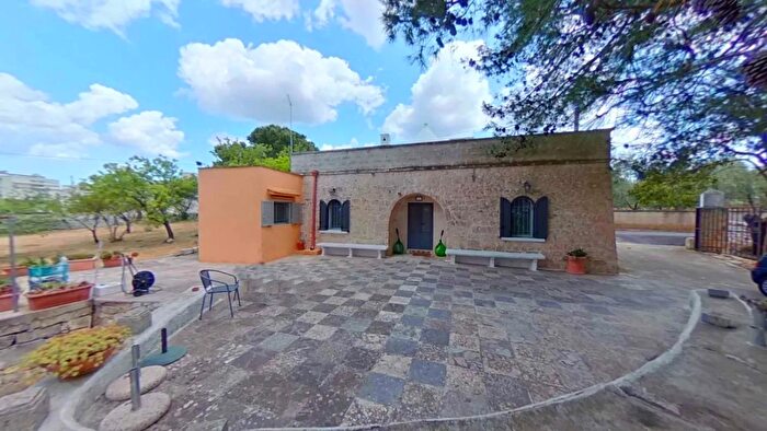 Casa con 5 locali in vendita in Ostuni