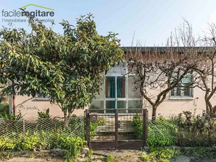 Casa con 6 locali in vendita in Via Paganini, Cattolica