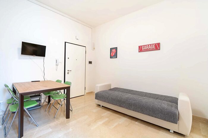 Appartamento monolocale in affitto in Via San Carlo, Bologna