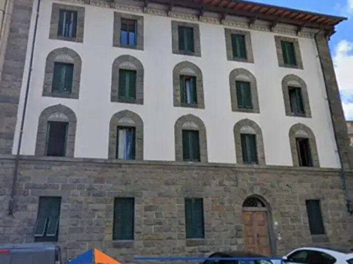 Appartamento quadrilocale in vendita in Via Luca Giordano, Firenze