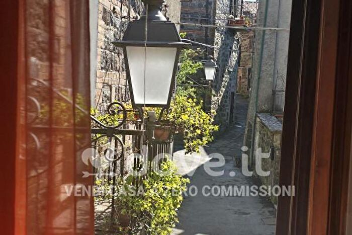 Appartamento quadrilocale in vendita in Via dei Forni, Radicofani