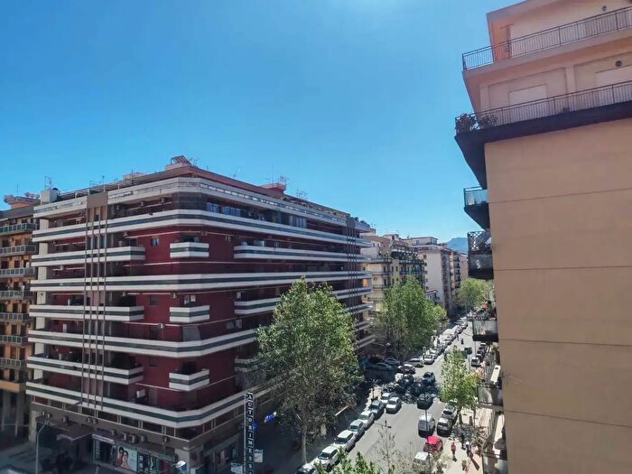 Appartamento con 5 locali in vendita in Via Antonio Crescenzio, Palermo