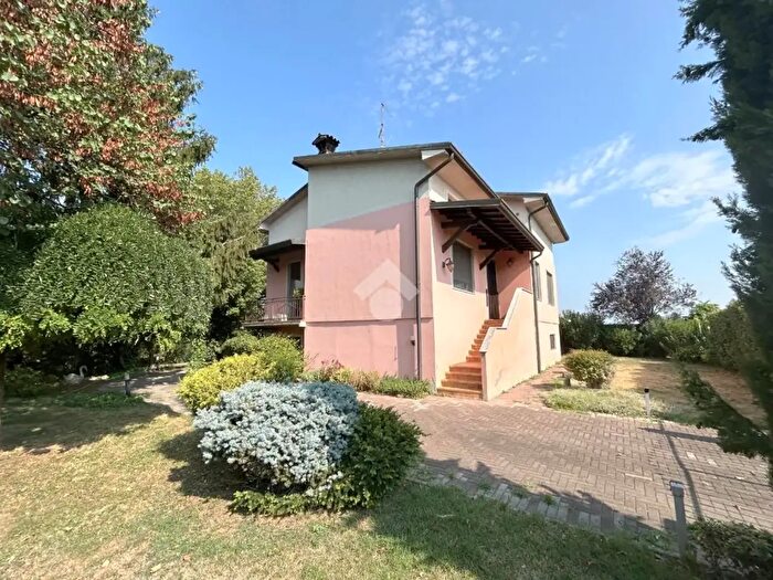 Casa con 10 locali in vendita in Via Brescia, Calvisano