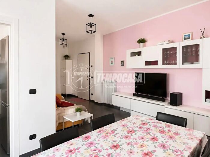Appartamento trilocale in vendita in Via San Martino, Cesano Maderno