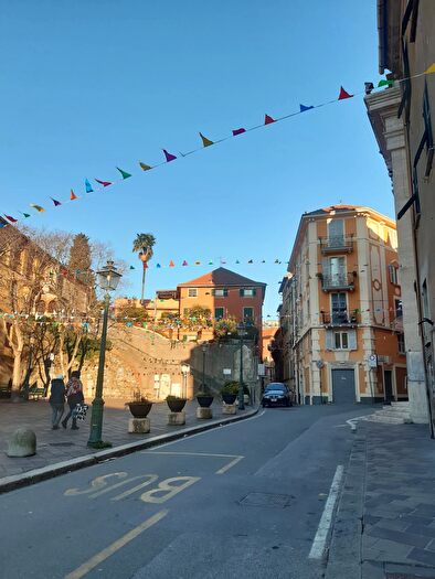 Appartamento quadrilocale in vendita in Via Beata Chiara, Genova